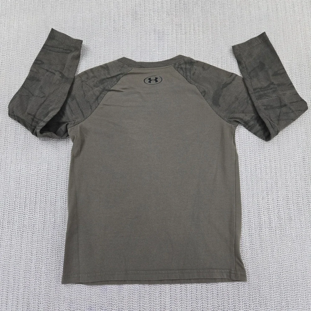 Under Armour Shirt Boys Youth Small Green Camo Loose Fit Long Sleeve Outdoor